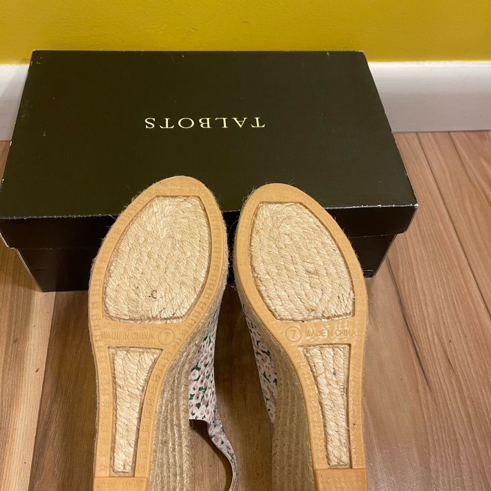 Talbots flowered espadrilles - Picture 5 of 6